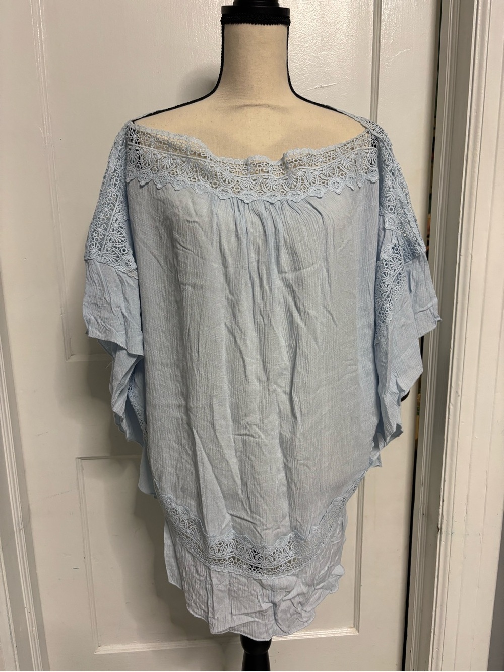 DAVI & DANI Light Blue Lace Trim Off-Shoulder Tunic